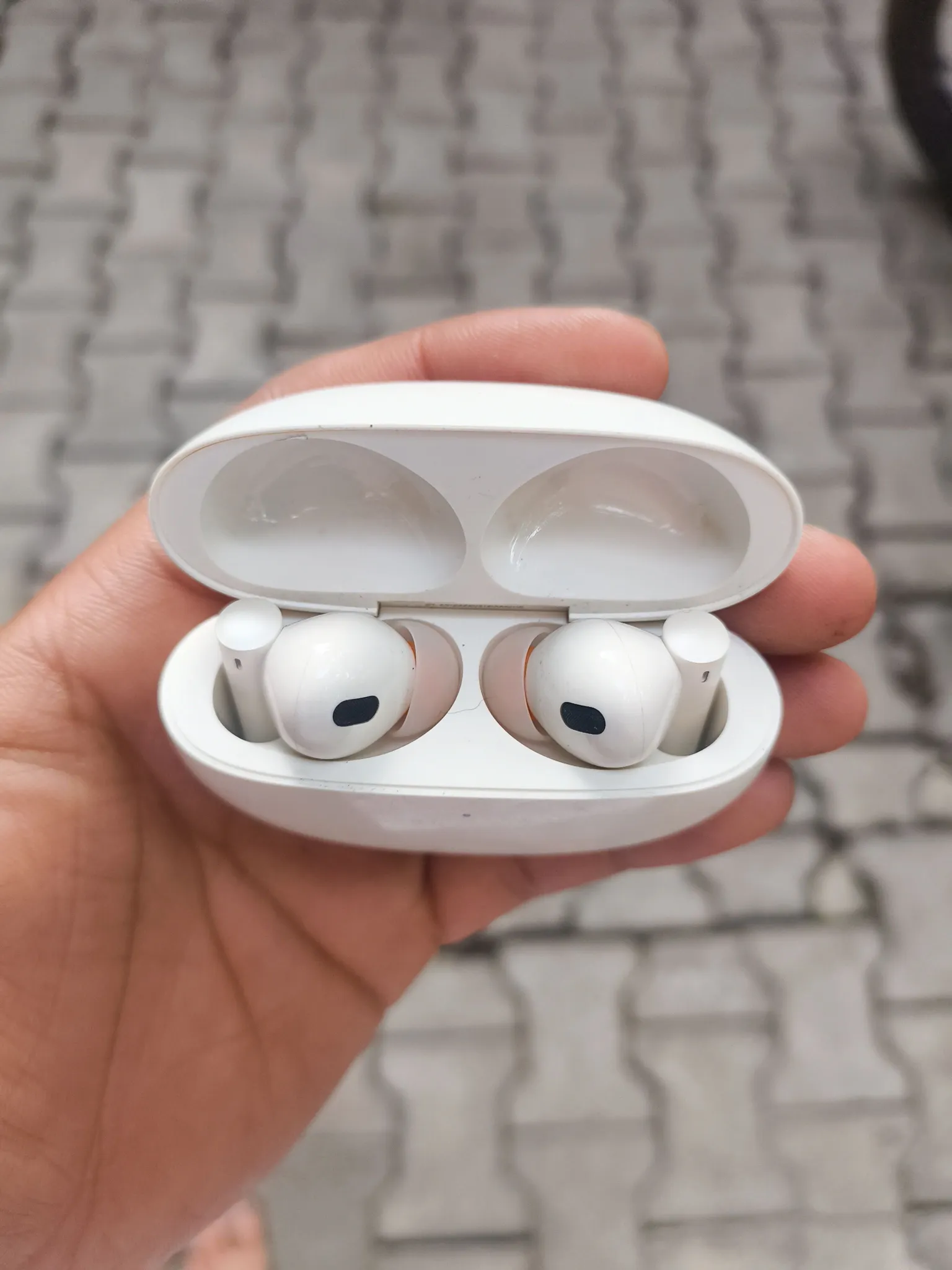 Buy used Realme Buds Air 5 Pro - Fully Working - White - Wireless Earbuds online on Resellpur