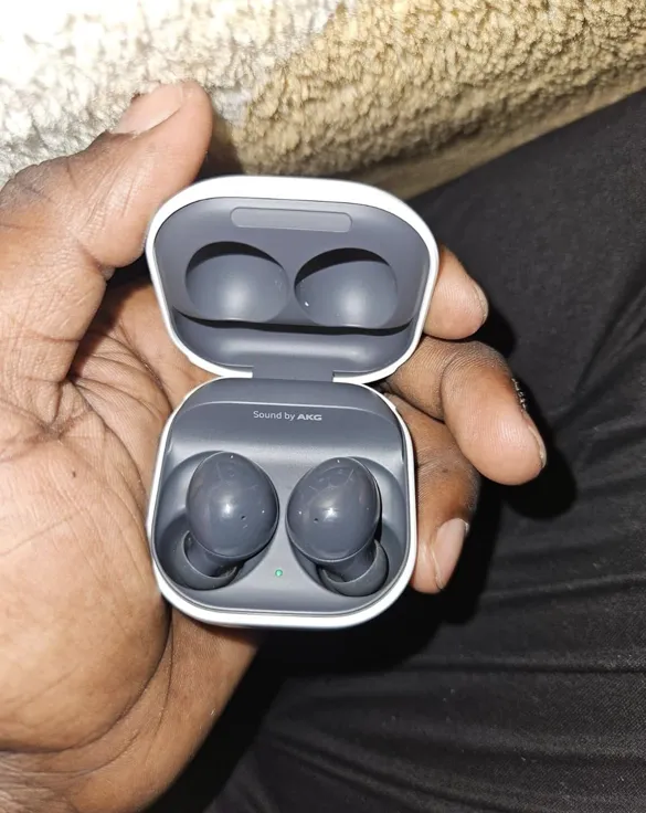 Sold second hand Samsung Galaxy Buds2 Wireless Earbuds Dark Grey White on Resellpur