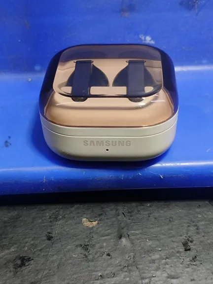 Buy used Samsung Galaxy Buds4 Pro, Good Condition, Wireless Earbuds online on Resellpur