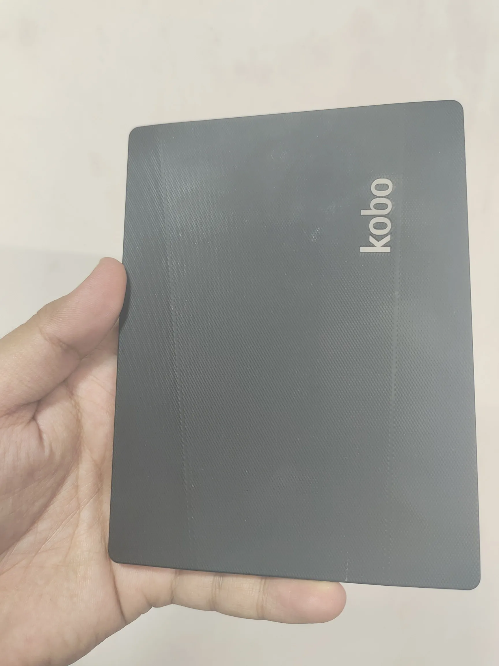 Buy used Kobo Aura E-ink Reader, Supports 32GB Micro SD Card online on Resellpur