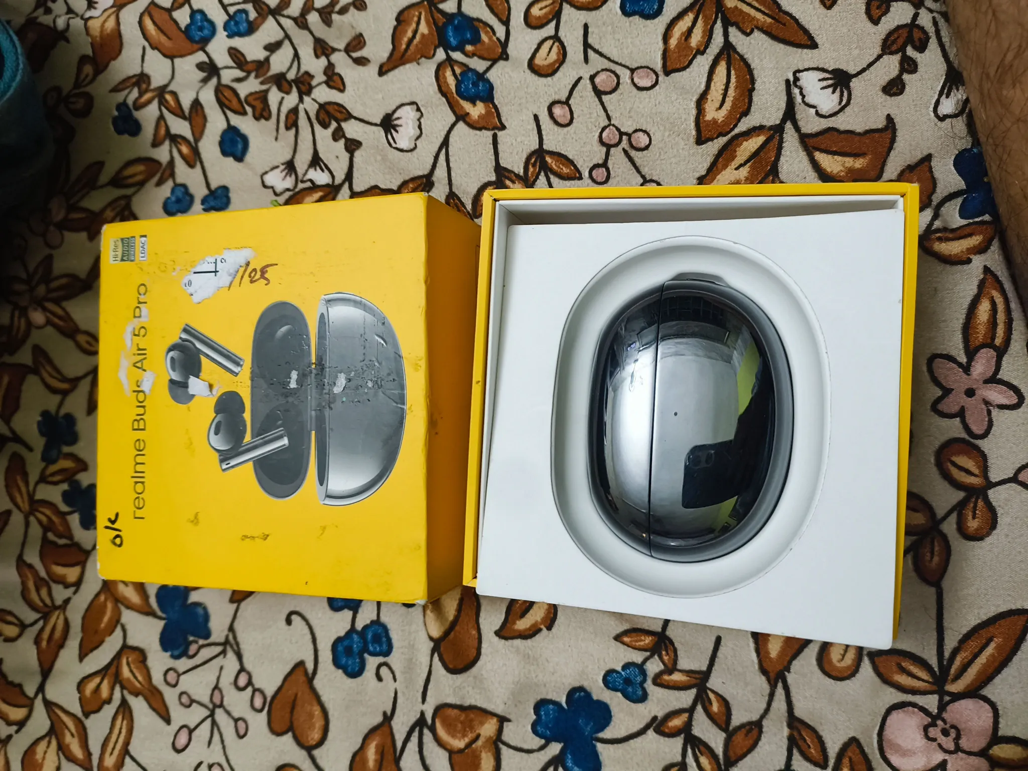 Buy used Realme Buds Air 5 Pro - Used - Wireless Earbuds - Black online on Resellpur