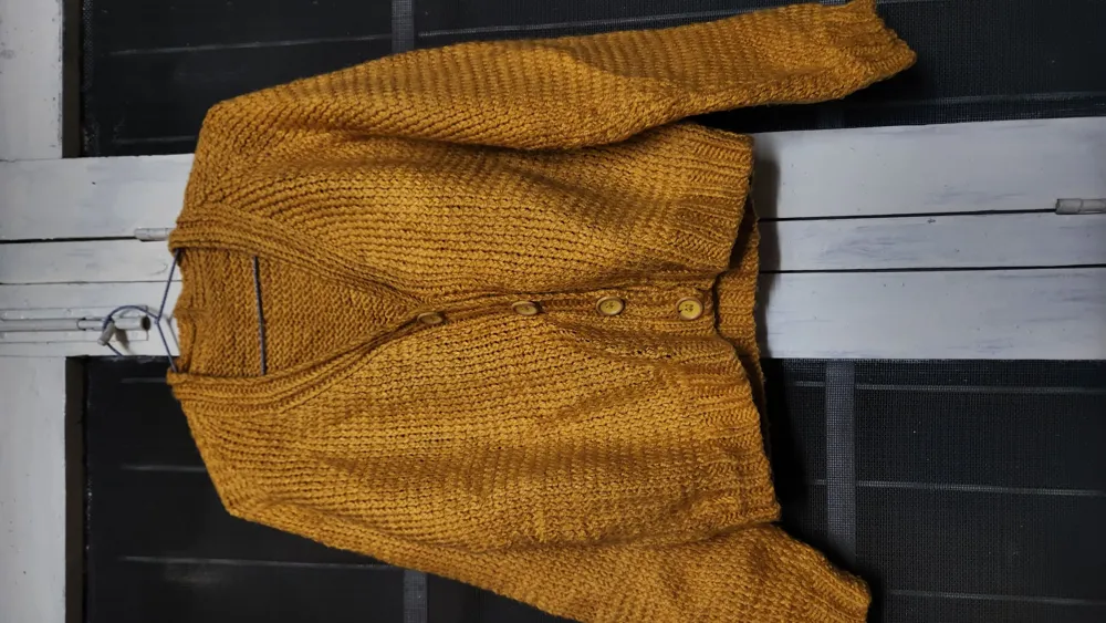 Classic Unisex S/M Wool Cardigan In Natural Grey