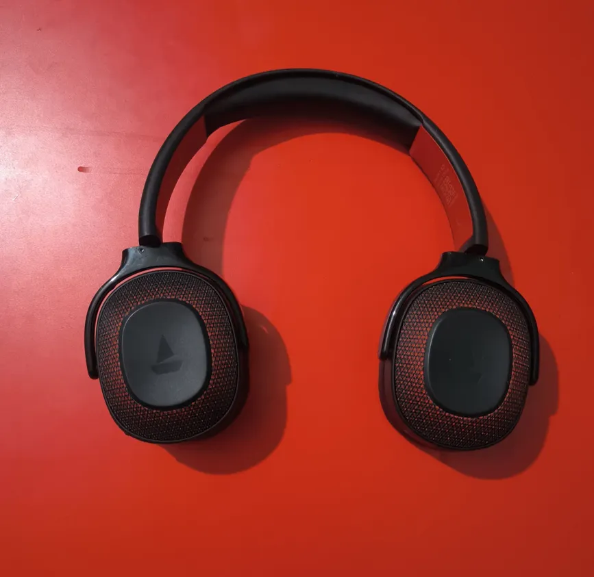 Boat Rockerz 425 Wireless Over-ear Headphones With Enx Tech And ASAP Charge- Refurbished