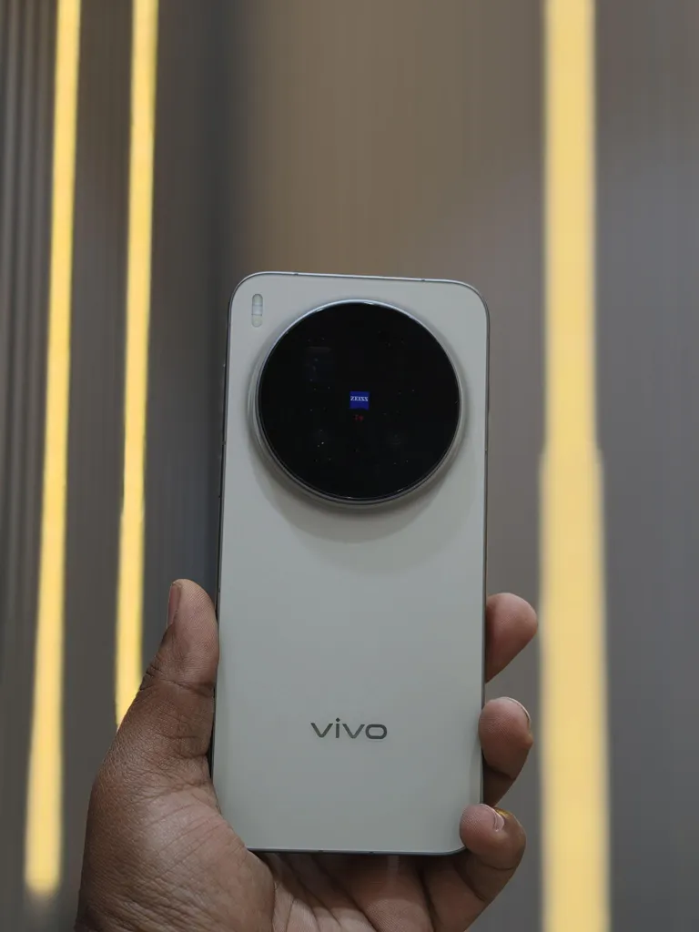 VIVO X300 PRO Brand New Smartphone Dune Gold 512GB 16GB RAM