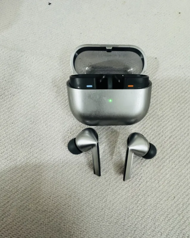 Samsung Galaxy Buds3 Pro - Used - Wireless Earbuds - Silver - Good Sound Quality