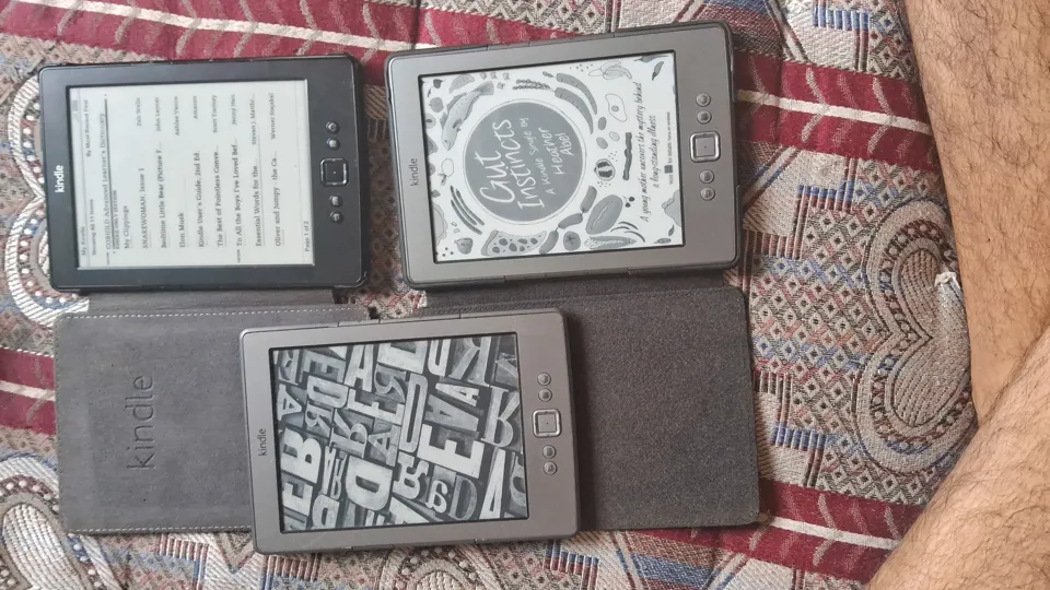 Amazon Kindle 4th Gen E-reader, Good Condition, Grey