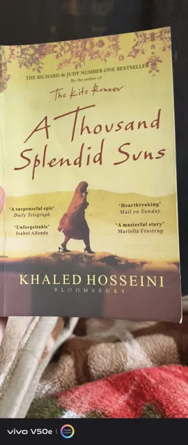 A Thousand Splendid Suns English Paperback Novel - Excellent Condition