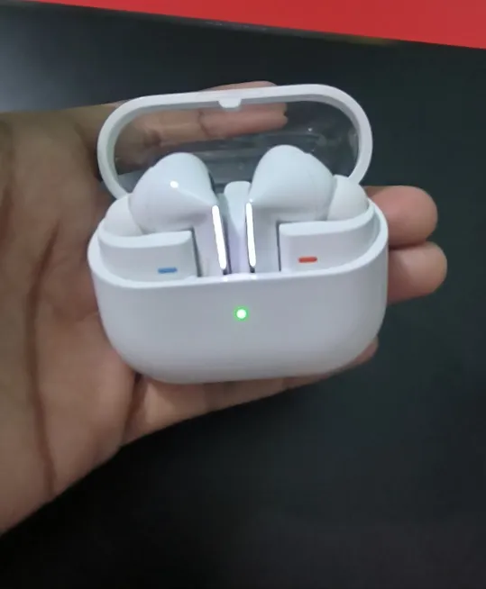 Buy used Samsung Galaxy Buds 3 Pro ANC, Slightly Used, Black, High-quality Audio online on Resellpur