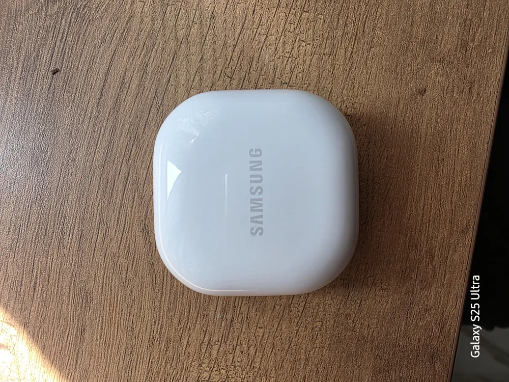 Samsung Galaxy Buds 2 New Condition Wireless Earbuds Black Charging Wires