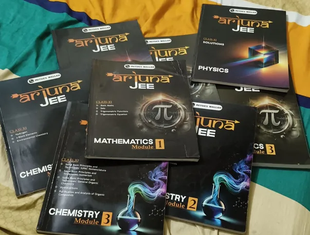 Hey, I’ve Moved To 12th So I’m Selling My PW Modules. They’re Slightly Used But In Good Condition (minor Wear/marks). Still Very Helpful For JEE Prep.