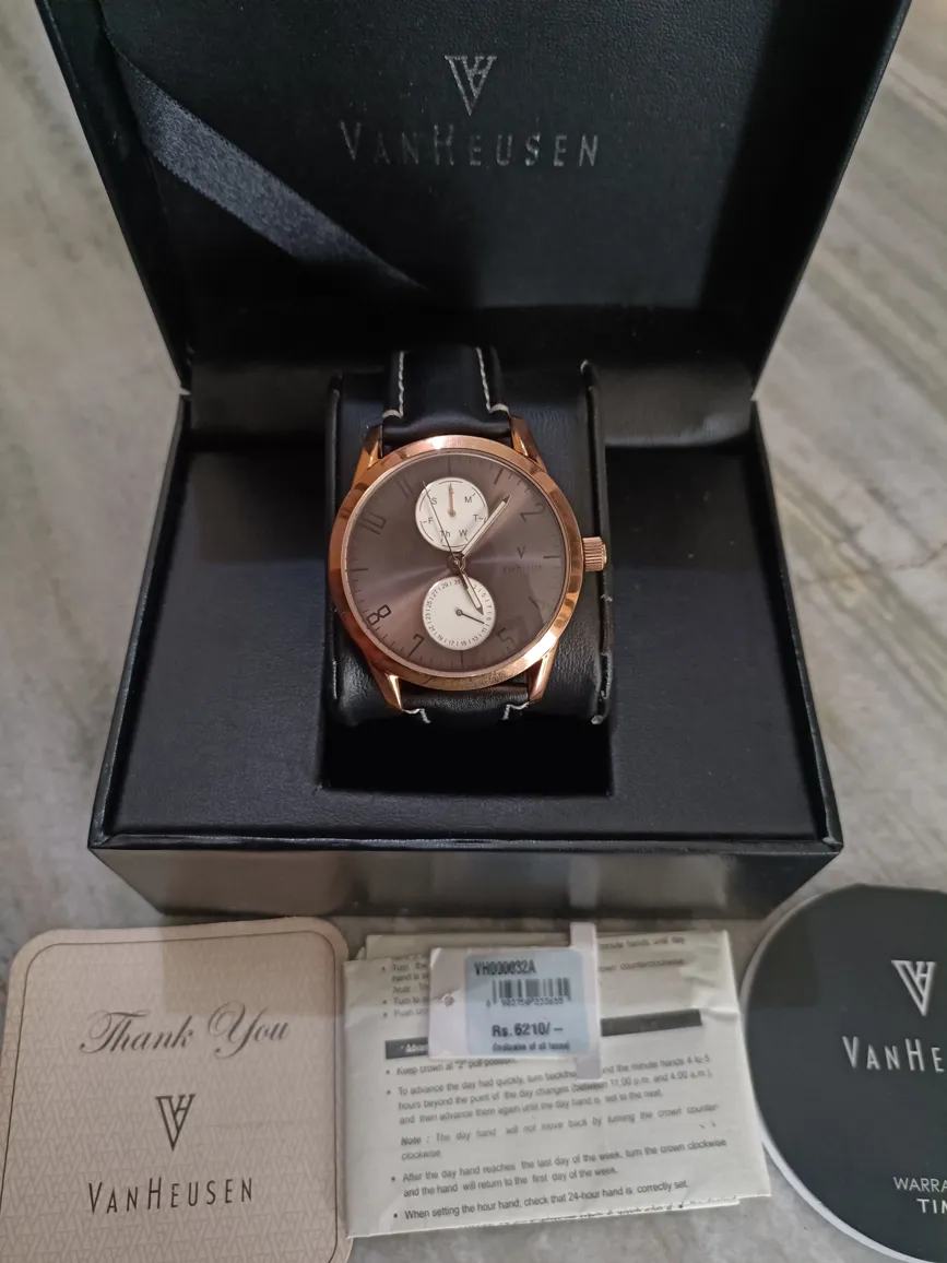 Van Heusen Men's Analog Watch With Leather Strap - Premium Quality