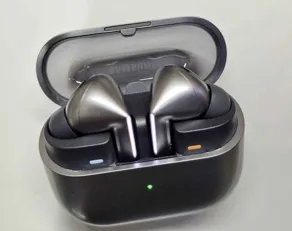 Buy used Samsung Galaxy Buds3 Pro - Very Good Condition - Wireless Earbuds - Gray online on Resellpur