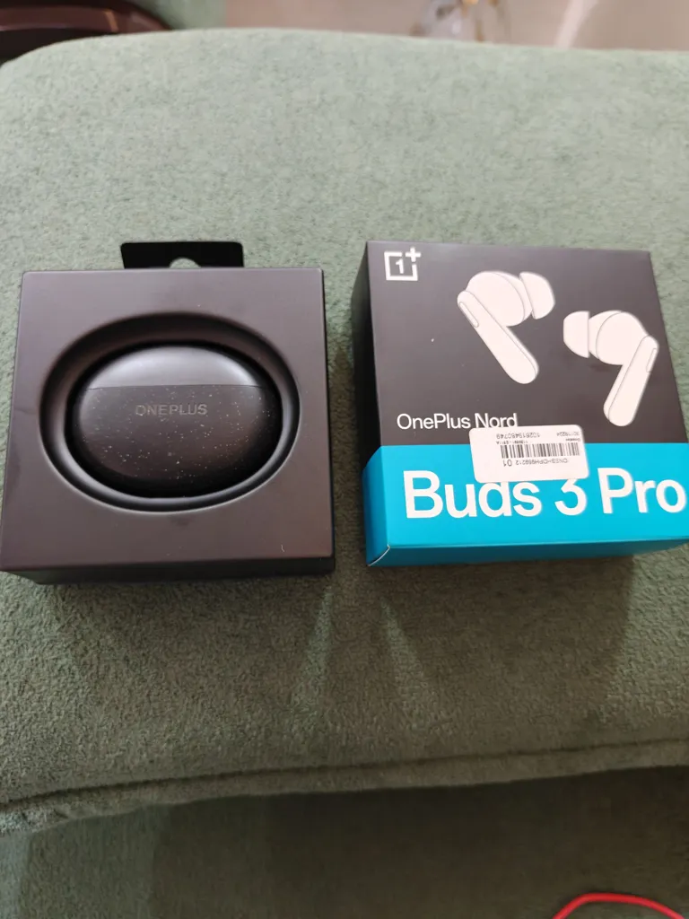 Oneplus Nord Buds 3 Pro - Like New - Wireless Earbuds - Black - Includes Charging Cable