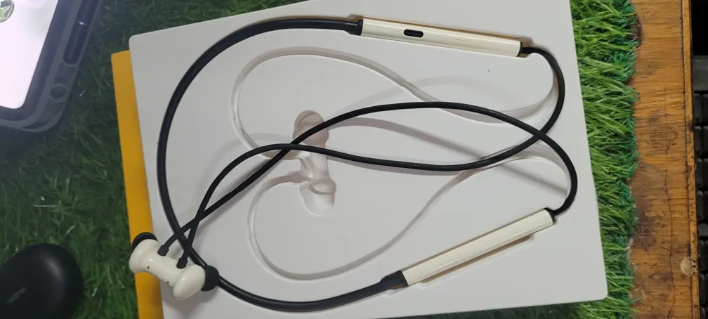 Realme Buds Wireless 3 - New - Neckband - Black & White - Noise Cancellation