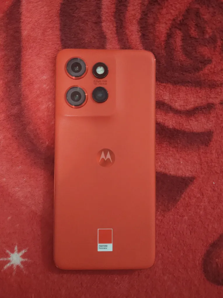 Motorola Edge 50 Neo - Excellent Condition - Smartphone - Red - 8GB RAM - 256GB Storage