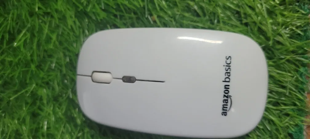 Amazon Basics Wireless Mouse White