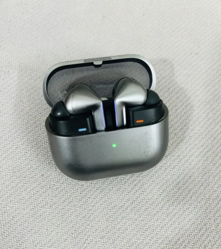 Samsung Galaxy Buds3 Pro - Used - Wireless Earbuds - Gray - Good Sound Quality