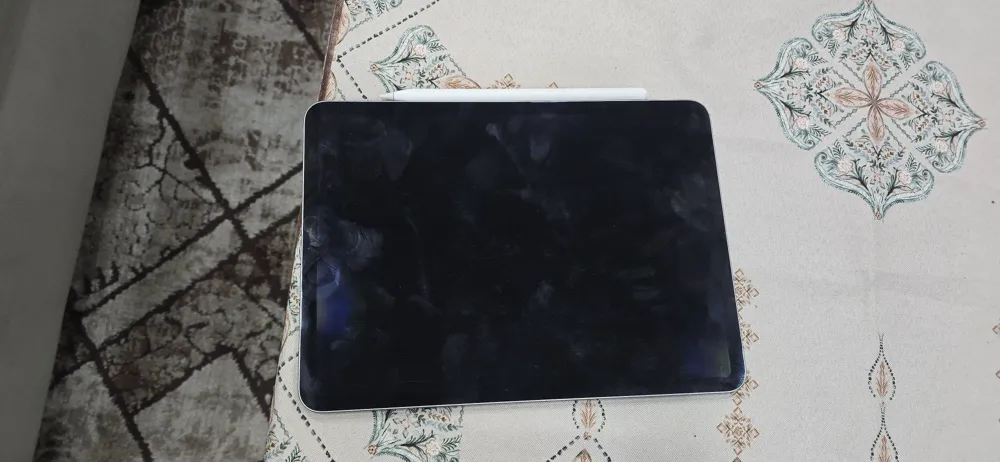 Buy used Apple Ipad Pro 11 Inch Excellent Condition Silver 128GB With Apple Pencil 2nd Gen online on Resellpur
