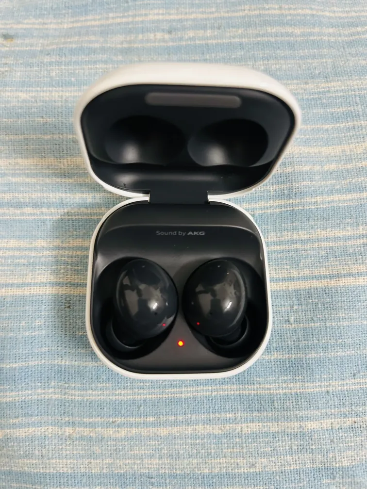 Samsung Galaxy Buds2 White Like New Wireless Earbuds