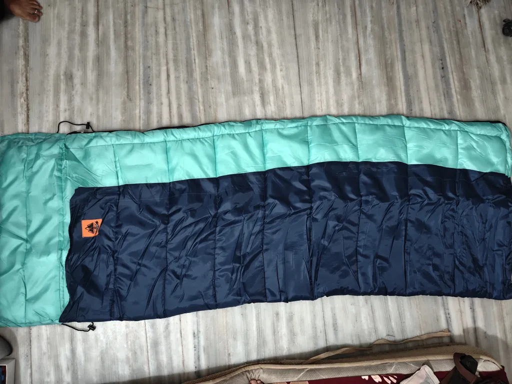 Hills Top Lightweight Sleeping Bag - Blue, Under 1 Kg