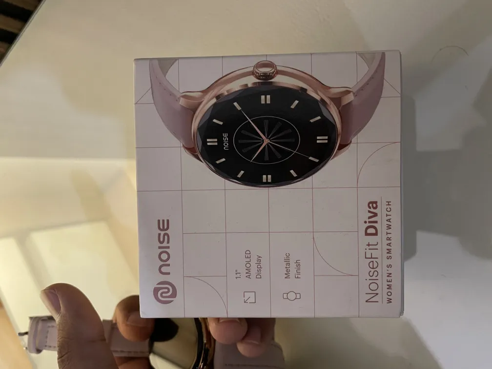 Noisefit Diva Smartwatch - Like New - Women's - Pink - 1.1" AMOLED Display