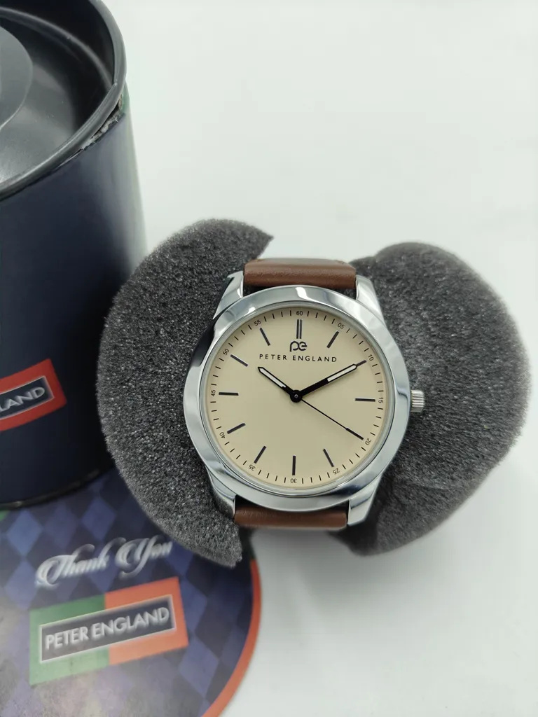 Peter England New Men Analogue Watch Brown Leather