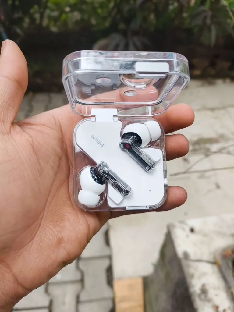 Nothing Ear 2 - Fully Working - Wireless Earbuds - White - Key Features Included