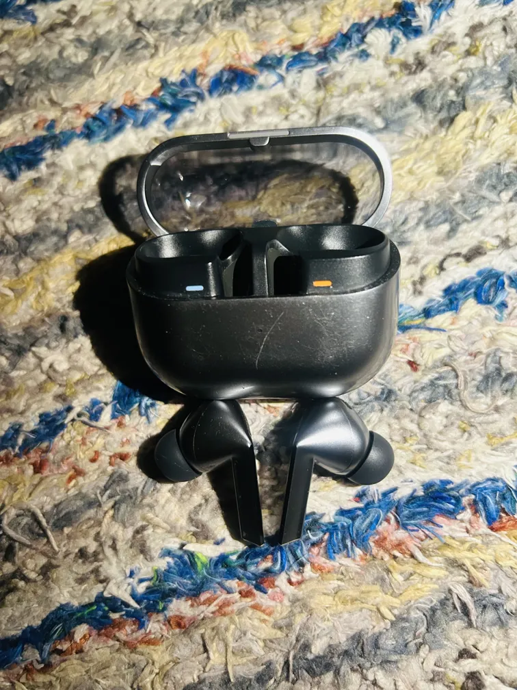 Samsung Galaxy Buds3 Pro - Used - Black - Wireless Earbuds