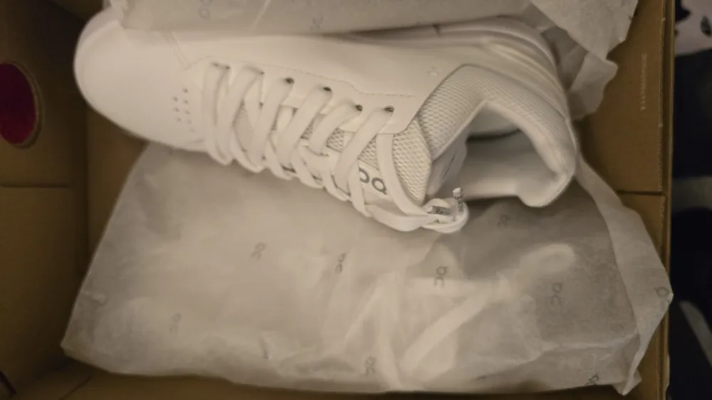 On Womens The Roger Advantage 1 Sneaker White UK3.5 Cloudtec