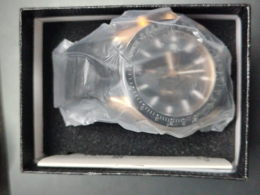 Benyar Unused Mens Luxury Chronograph Watch Black And Gold Rubber Strap