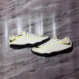 Nike Hypervenom TF Football Shoes UK9 White/black/yellow