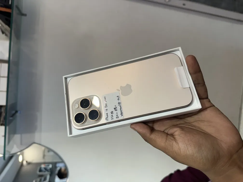 Apple Iphone 16 Pro Max 256GB, 89% Battery Health, Minimal Scratches