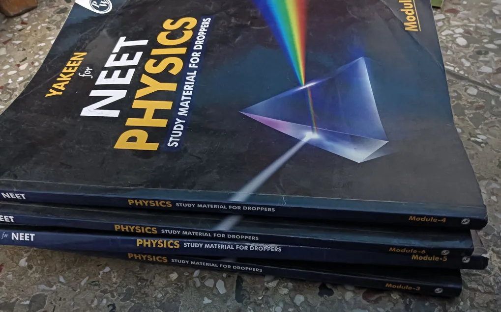 Prep Books For NEET - Allen, Aakash Modules & Past Papers, Paperback