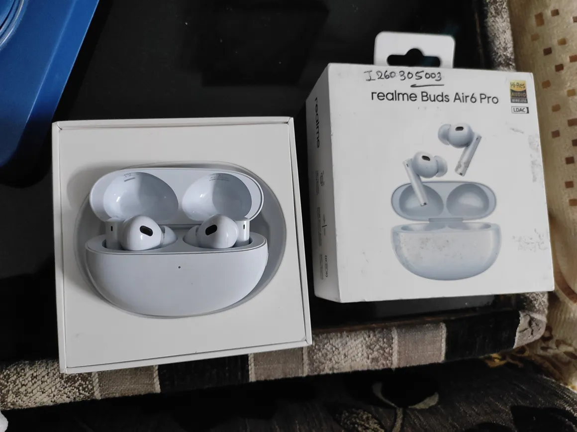 Realme Buds Air 6 Pro - Used - Unisex - Wireless Earbuds - White - Standard - Excellent Sound Quality