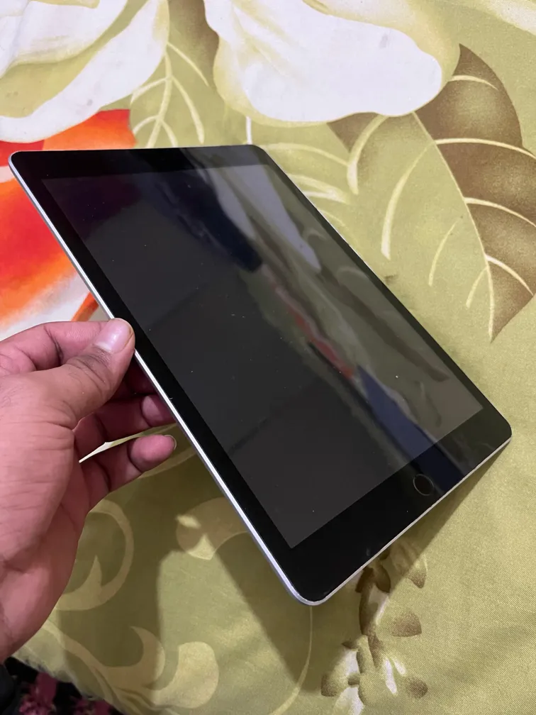 Apple Ipad 9th Gen 64GB Silver, Cellular, Includes Bill & Box