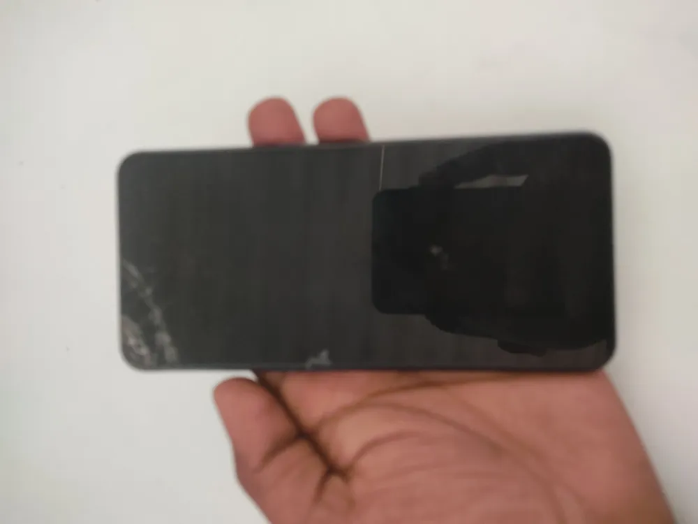 Oneplus Nord CE - Used - Smartphone - Black - 6GB RAM - 128GB Storage - Cracked Display