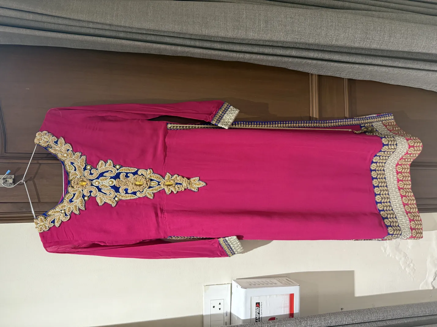 Pink Kurta Set With Dupatta - Good Condition - S/M - Golden Work