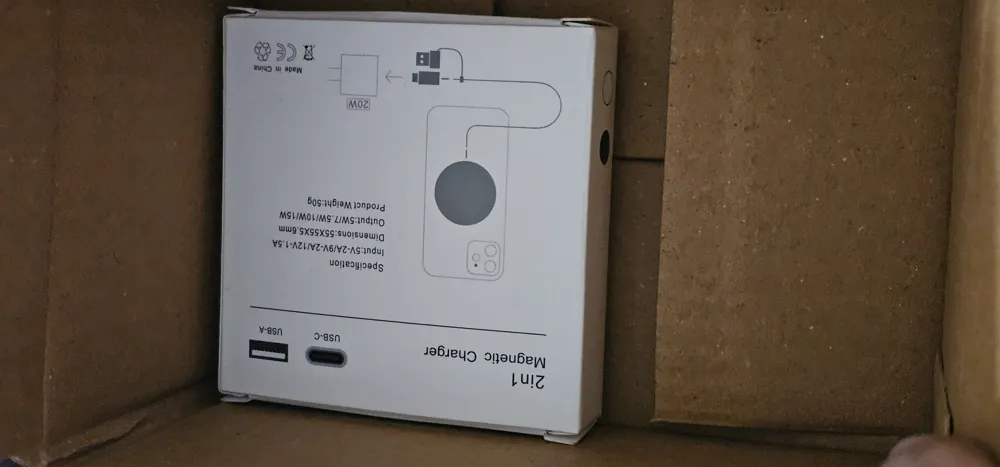 Magnetic Wireless Charger | New | 2-in-1 | Black | Under 1 Kg