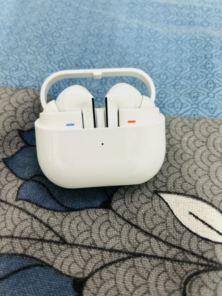 Samsung Galaxy Buds3 Pro - Used - Unisex - Earbuds - White