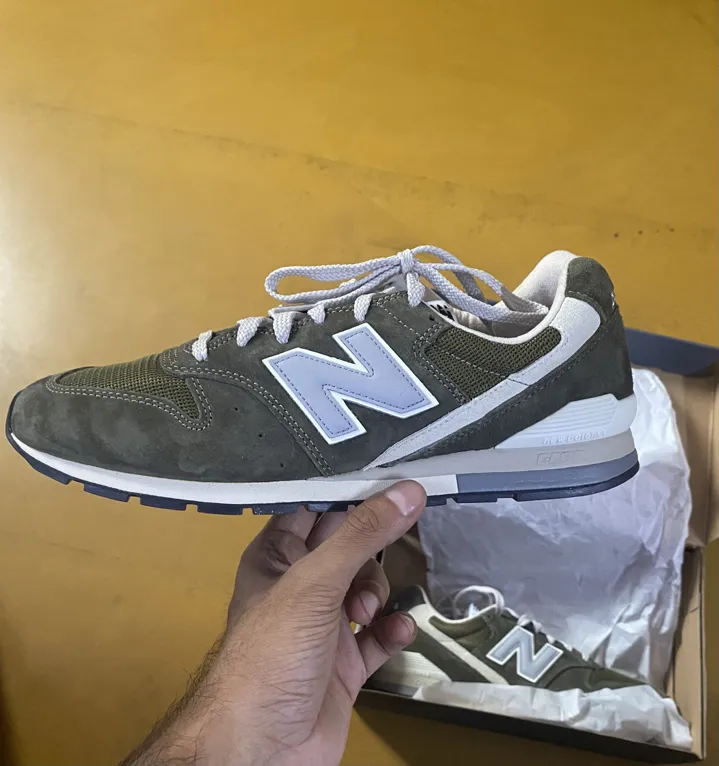 New Balance Men's UK9 Green 996 Sneakers, Unworn With Tags