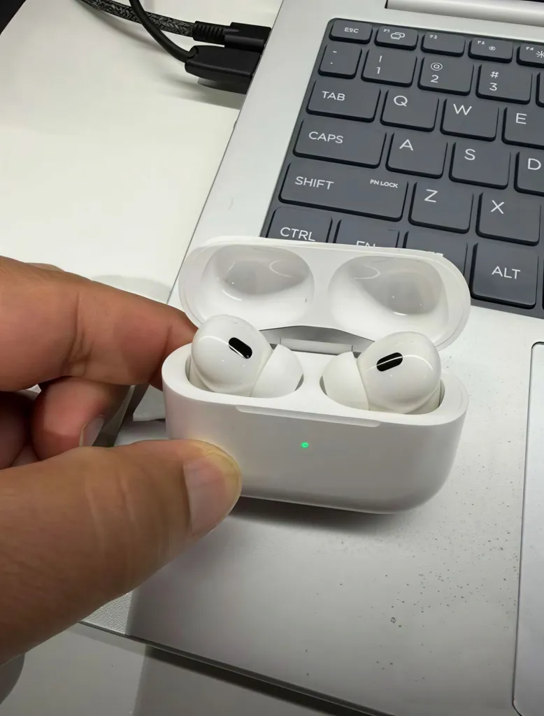 Apple Airpods 2nd Generation - Used - White - Under Warranty