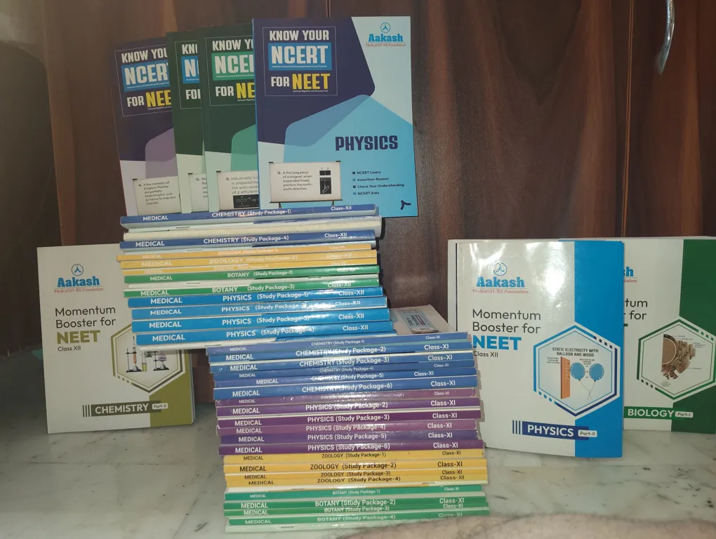 Aakash NEET Package 2023 - Complete Medical Modules Class 11 & 12