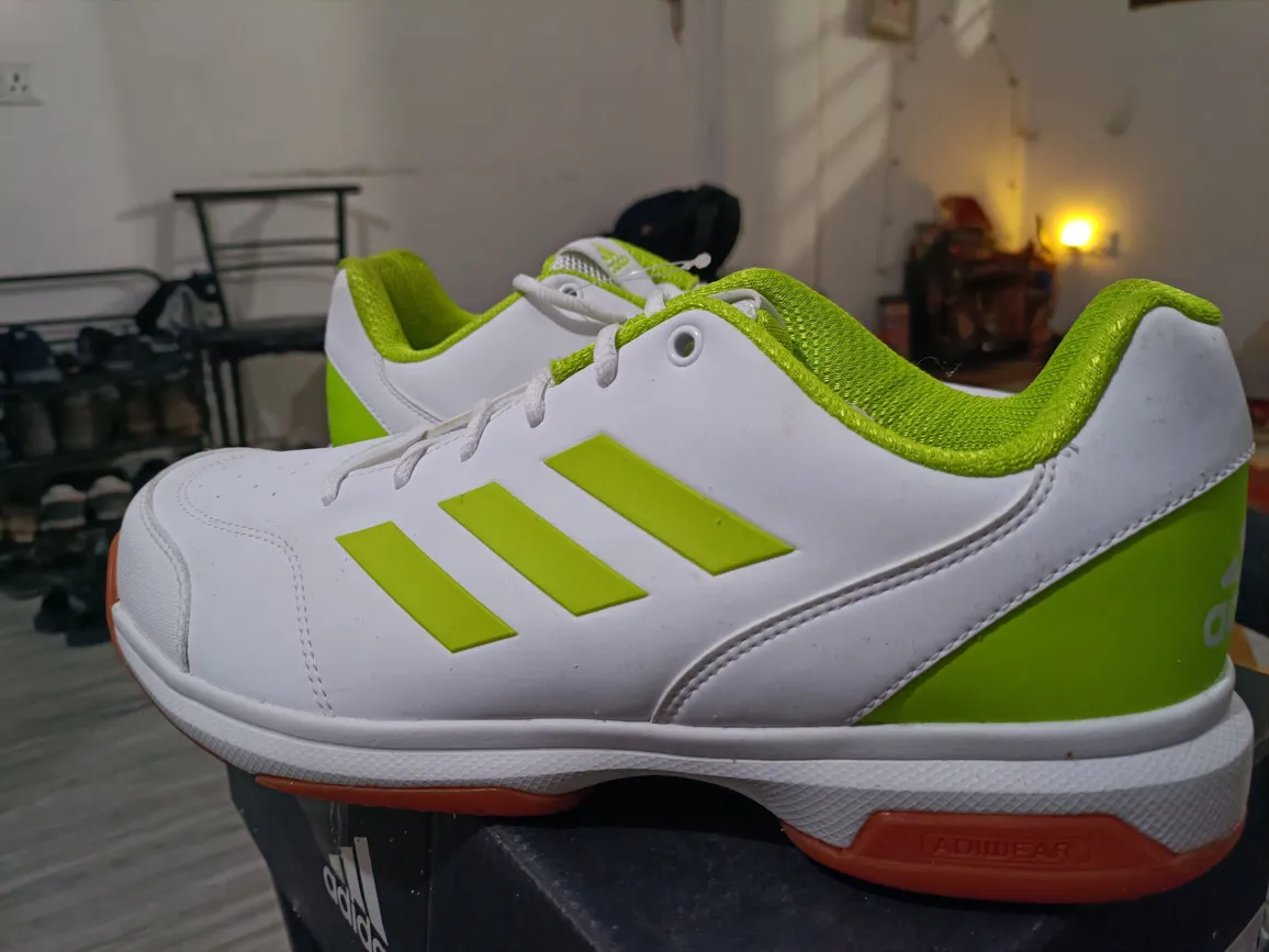 ADIDAS Men's Size 11 Original Lace-up Shoes - Premium White