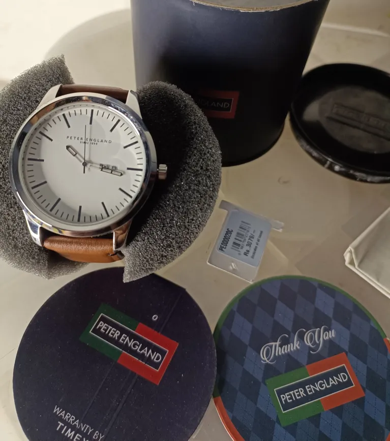 Peter England Men's Analog Watch With Leather Strap