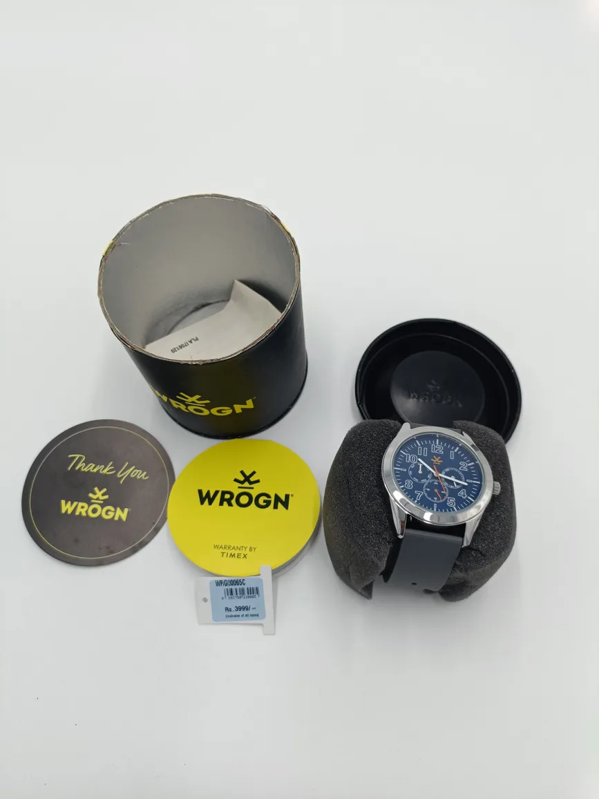 Elegant Men's Analog Watch With Leather Strap - Ideal For Gifting