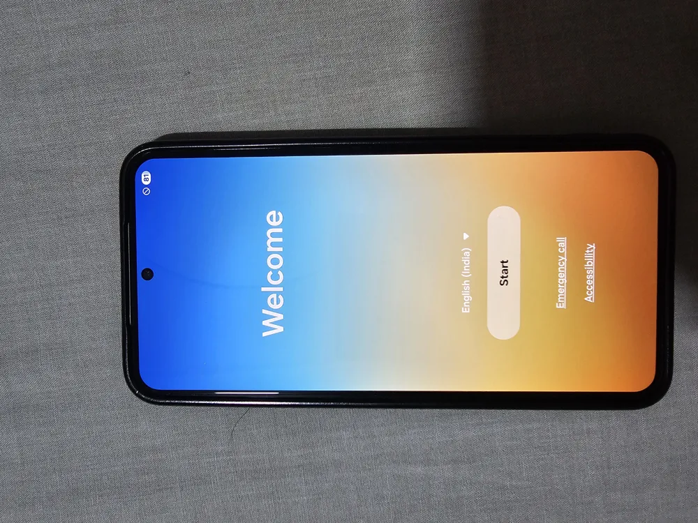 Samsung Galaxy S23 - Like New - Smartphone - White - 128GB - 8GB RAM