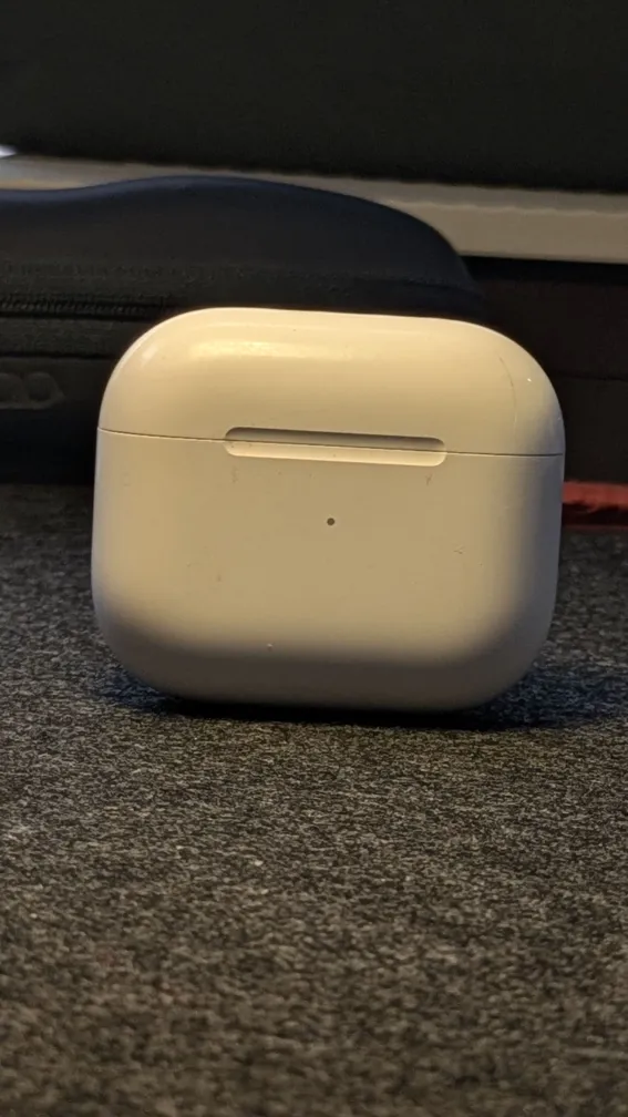 Apple Airpods 3 Used White Wireless Earbuds With Minor Scratches