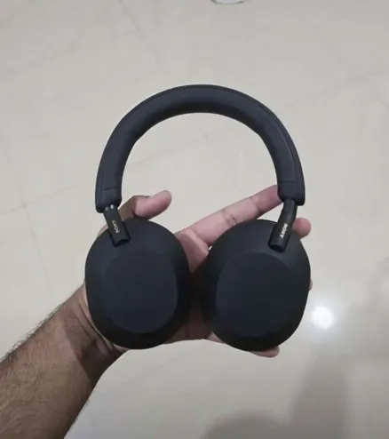 Sony WH-1000XM5 Headphones Excellent Condition Black