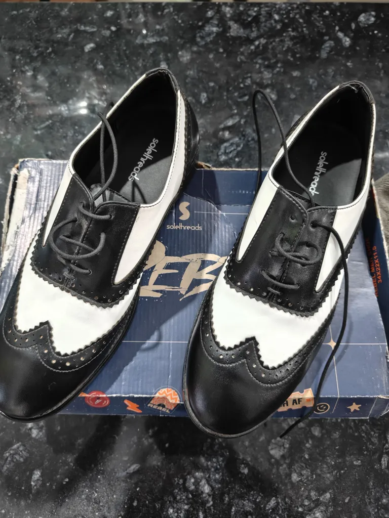 Solethreads Men's UK8 Lightweight Brogues - Classic Style