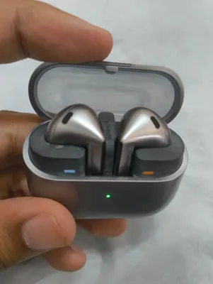 Samsung Galaxy Buds3 - Used - Unisex - Earbuds - Silver - - AI Sound Customization